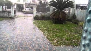 preview picture of video 'espectacular caida de granizo en la ciudad de garin part de escobar'