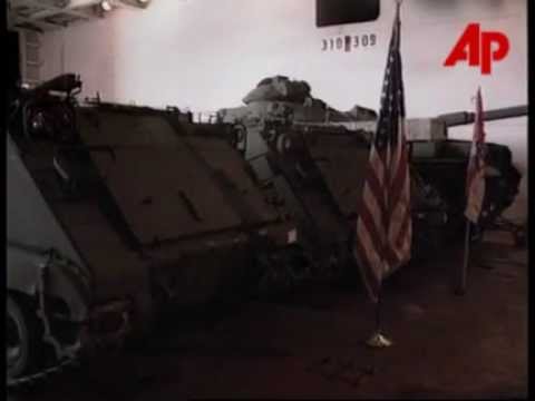 21/11/1996 Bosnia - US arms handed over