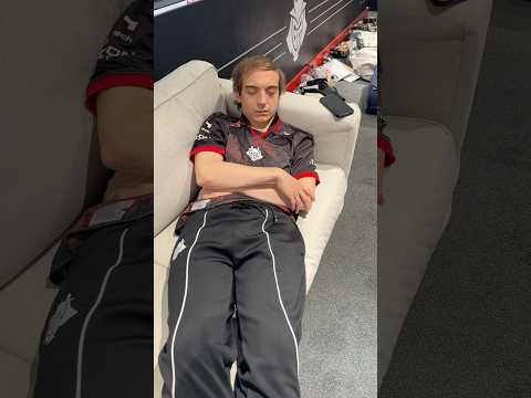 Caps’ morning routine 😊🌅 #leagueoflegends #morningroutine #esports #g2 #caps