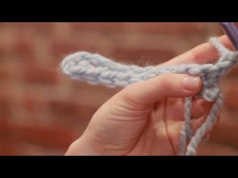 How to Turn at the End of a Stitch Row | Crocheting