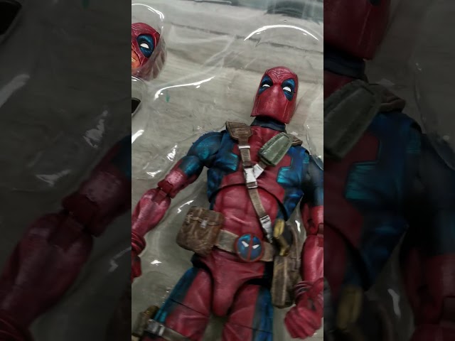 Vídeo relacionado con Marvel Deadpool Painted Face Distressed Hero Portrait Camiseta