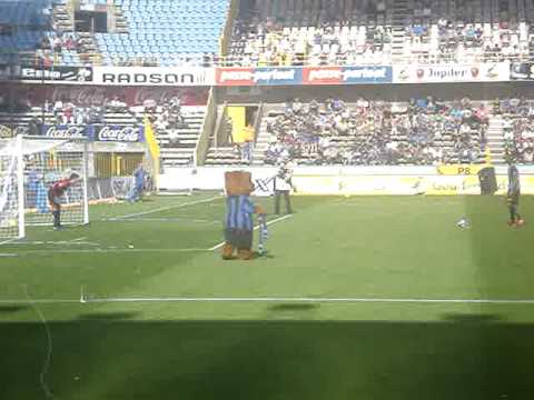 Donk trapt penalty tegen Lenaerts op Fandag