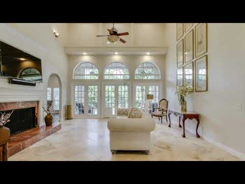 1211 Oak View Court, Oak Point