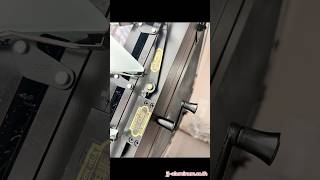 บานเกล็ดหมุน พร้อมมุ้ง