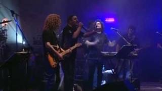 El Cantante -Andrés Calamaro &amp; Vicentico- En vivo Made in Argentina 2005.