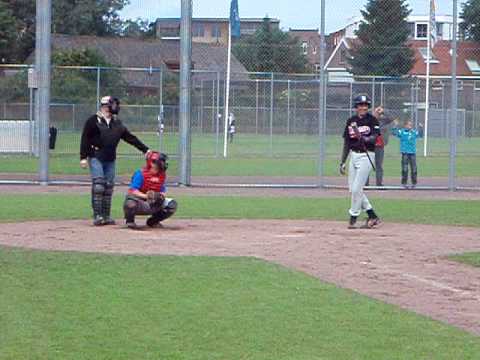 Honkbalwedstrijd - Olympia Haarlem vs De Meteoor - Danny aan slag