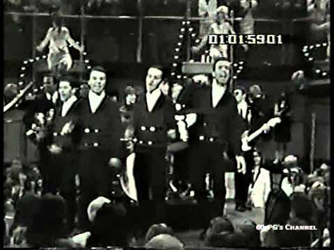 Vogues - Five O'Clock World (1966)