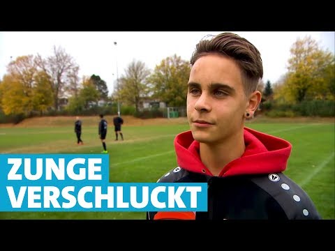 Zunge verschluckt: 14-Jähriger Fußballer rettet Gegenspieler das Leben