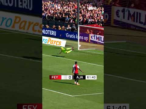Vandaag 1️⃣ jaar geleden: Feyenoord 𝗩𝗘𝗥𝗣𝗟𝗘𝗧𝗧𝗘𝗥𝗧 Ajax in eigen huis 🤯