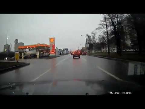 Dwa głupki za kierownica...