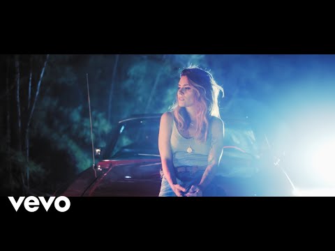 Kany García - Aunque Sea Un Momento (Official Video)