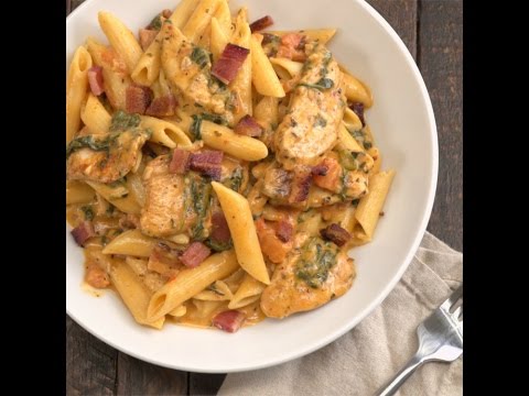 download lagu mp3 mp4 Creamy Chicken Bacon Fettuccine, download lagu Creamy Chicken Bacon Fettuccine gratis, unduh video klip Creamy Chicken Bacon Fettuccine