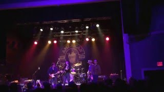 Nikki Lane &amp; Jonathan Tyler - Love's on Fire