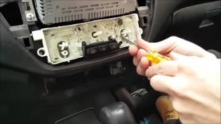 החלפת מנורות במיצובישי לנסר קלאסיק