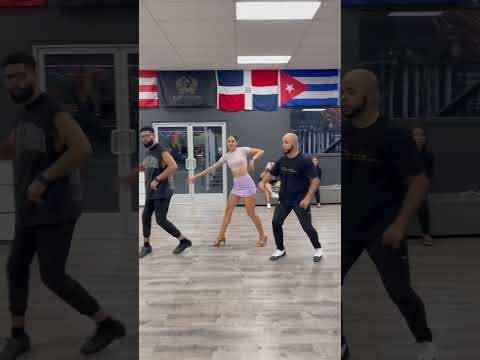 Spontaneous Salsa Shines 🤣🕺💃🕺 #mambo #salsa #shines #salsadancing