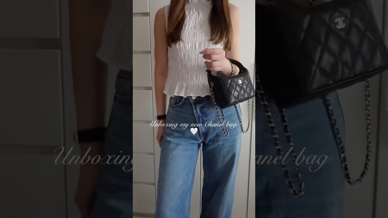 CHANEL unboxing🤍色んな持ち方が出来るミニバッグをget:)#chanel #chanelunboxing #chanelbag #シャネル #シャネル購入品  #shorts