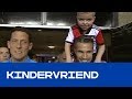 HELD | Kindervriend Robin van Persie in actie