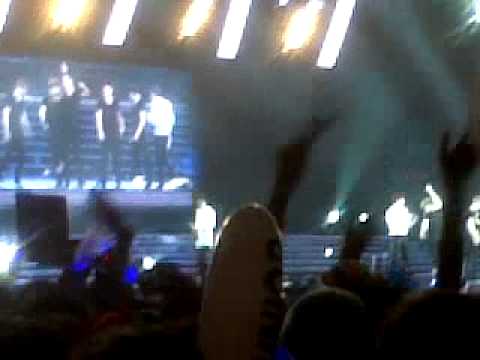 [FANCAM] 120429 SS4 Indonesia Day 3 ENDING Super Junior and EXO-M