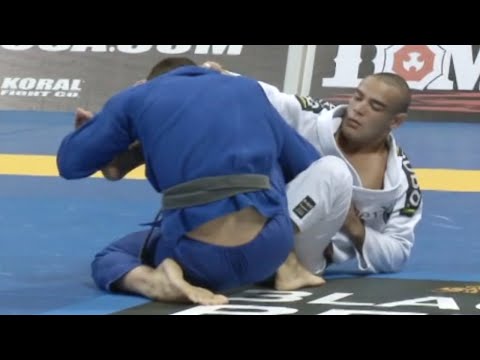 Leonardo Saggioro VS Osvaldo "Queixinho" Moizinho / World Championship 2012