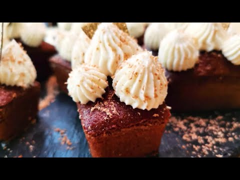 Easy and Simple Almond Chocolate Cakes