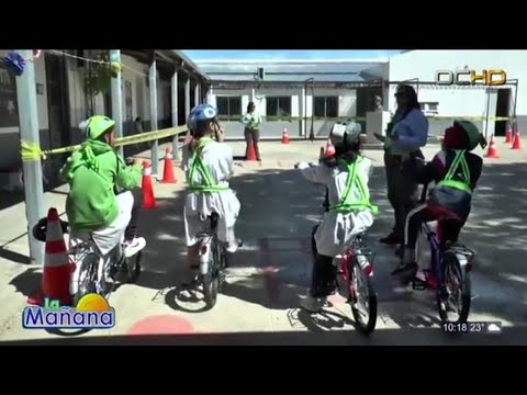 🚦 Educación Vial en la Escuela 7 de Durazno: Niños Aprendiendo con Inspectores y Policía Comunitaria