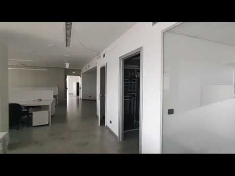 Affittiamo in Cassina de'Pecchi, Ufficio sito al 3° piano,