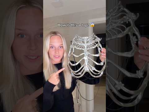 Grwm Vampire Halloween Makeup to go with this ribs top?! 😳🧛‍♀️ #halloweenmakeup #halloweencostume