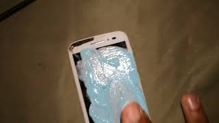 How to fix a cracked phone screen with toothpaste!!!😱😱