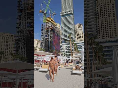 pretty women walk in at the #jumeirah  #beach #dubai