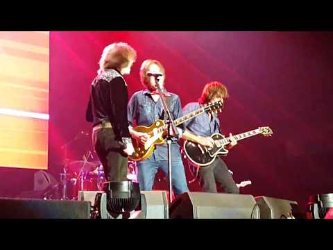 John, Shane and Tyler Fogerty - Good Golly Miss Molly - Antwerp