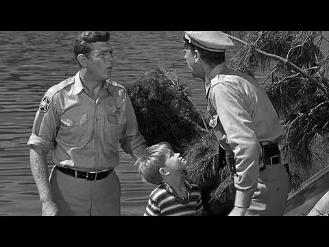 The Manhunt Mayhem | The Andy Griffith Show | Sheriff Andy's Smarts vs. State Authority