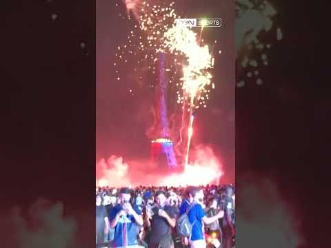 😍 La Tour Eiffel s'illumine pour fêter la 2ème étoile du PSG ! ⭐⭐