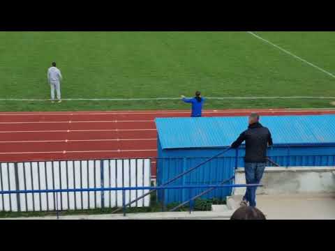 Otac igrača najgnusnije vredja protivničke igrače zbog loše igre svog deteta.SRAMOTA!(Fap Priboj)