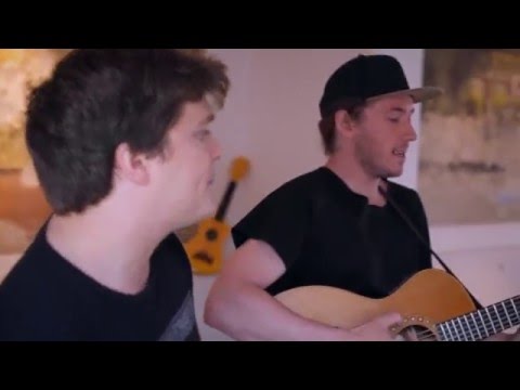 Jamie MacDowell and Tom Thum - Feet To Floor (acoustic) | Småll Sessions