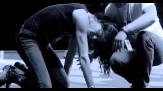 Poison Every Rose Has Its Thorn video oficial