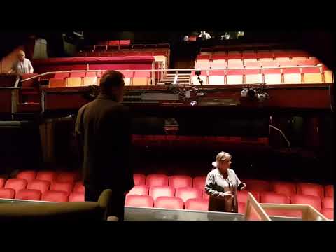 A FÜGGÖNY (NAGYONRÖVID FILM)