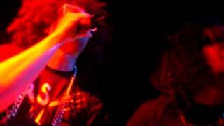 LMFAO lil hipster girl