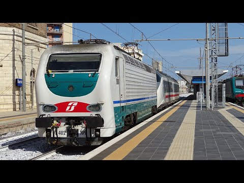 E402B.109 XMPR al traino di 2 E414 in livrea INTERCITY GIORNO in transito alla Stazione di Barletta!