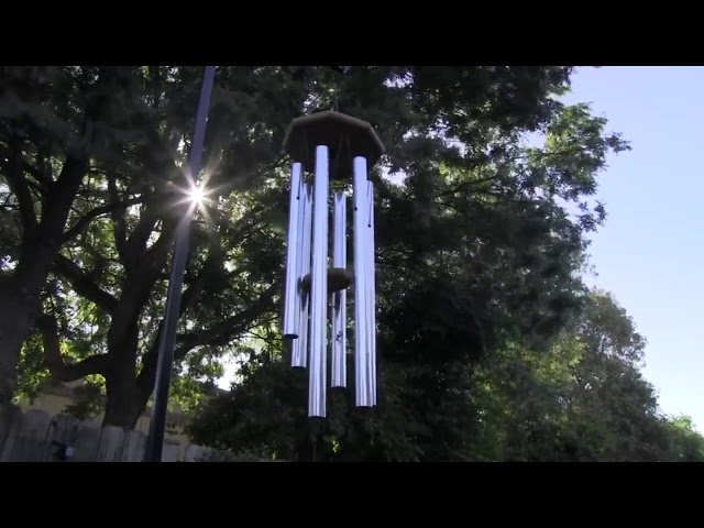 Vídeo relacionado con Campanas de viento de armonía curativas de 9 notas y 4 acordes, sonido calmante de curación y meditación, perfecto para dormitorio, balcón, decoración al aire libre y decoración al aire libre (rojo -