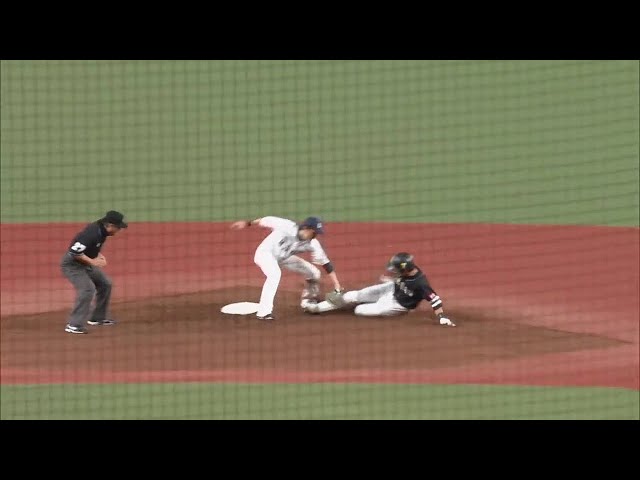 【3回表】ライオンズ・岸潤一郎 進塁を防ぐ好返球!! 2021年10月8日 埼玉西武ライオンズ 対 福岡ソフトバンクホークス