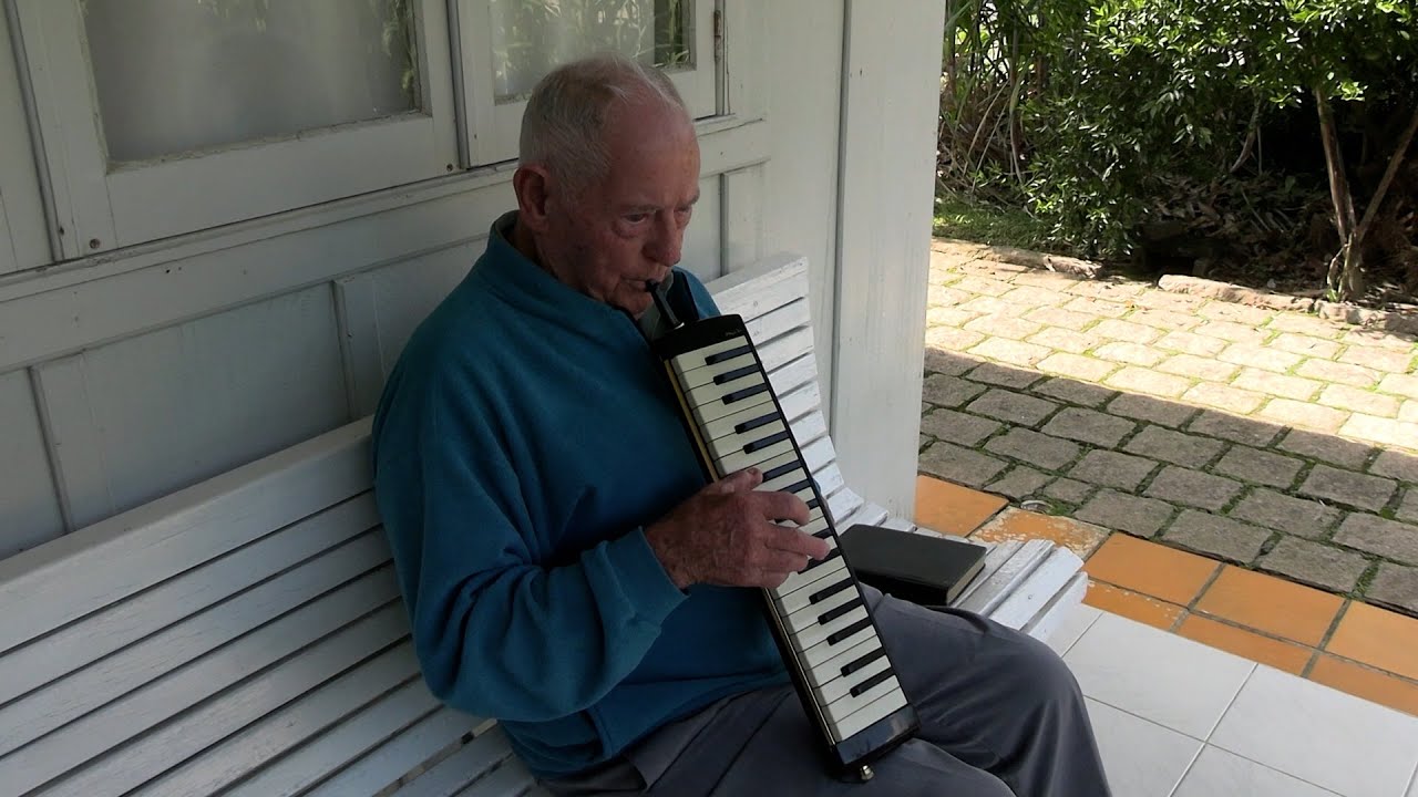 Exemplo de Vitalidade: Aos 94 anos, Edgar mantém rotina ativa no volante e no campo