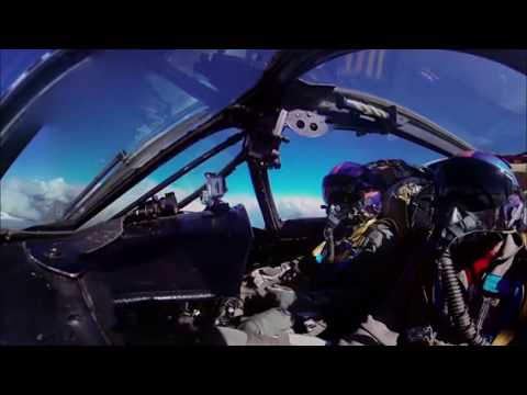 360 degree video! In the Cockpit of a Hawker Hunter Fighter Aircraft! injected