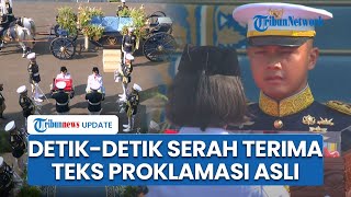 Momen Purna Paskibraka Serahkan Bendera Merah Putih & Teks Proklamasi ke Perwira Paspampres
