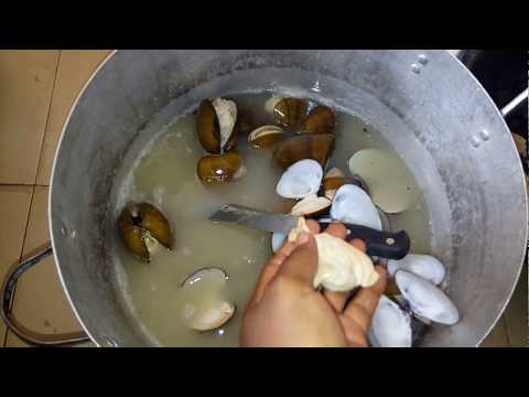 See What This Oysters Will Do If You Don't Bring Out The Hook Worms  Inside It When Preparing It Video