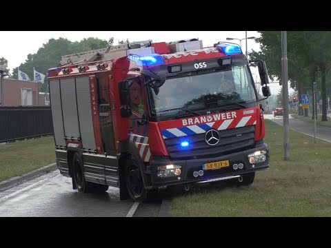 Prio 1 TS 21-3131 en HW 21-3151 met spoed naar Industriebrand in Oss