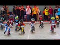 BALITA DI ATAS SEPEDA TANPA PEDAL LUCU HEBAT ANAK KECIL BALAP SEPEDA BMX LUCU