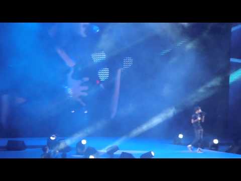 110918 WORLD RUNWAY FASHIONQUAKE - SE7EN