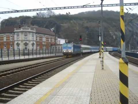 Příjezd vlaku R 777 Radobýl do stanice Ústí nad Labem hl.n. + hlášení o příjezdu