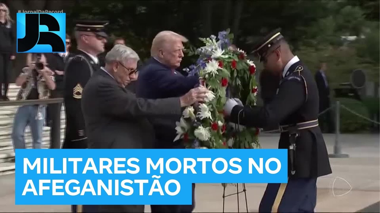 Trump participa de homenagem a militares mortos; campanha de Kamala faz pedido para o debate