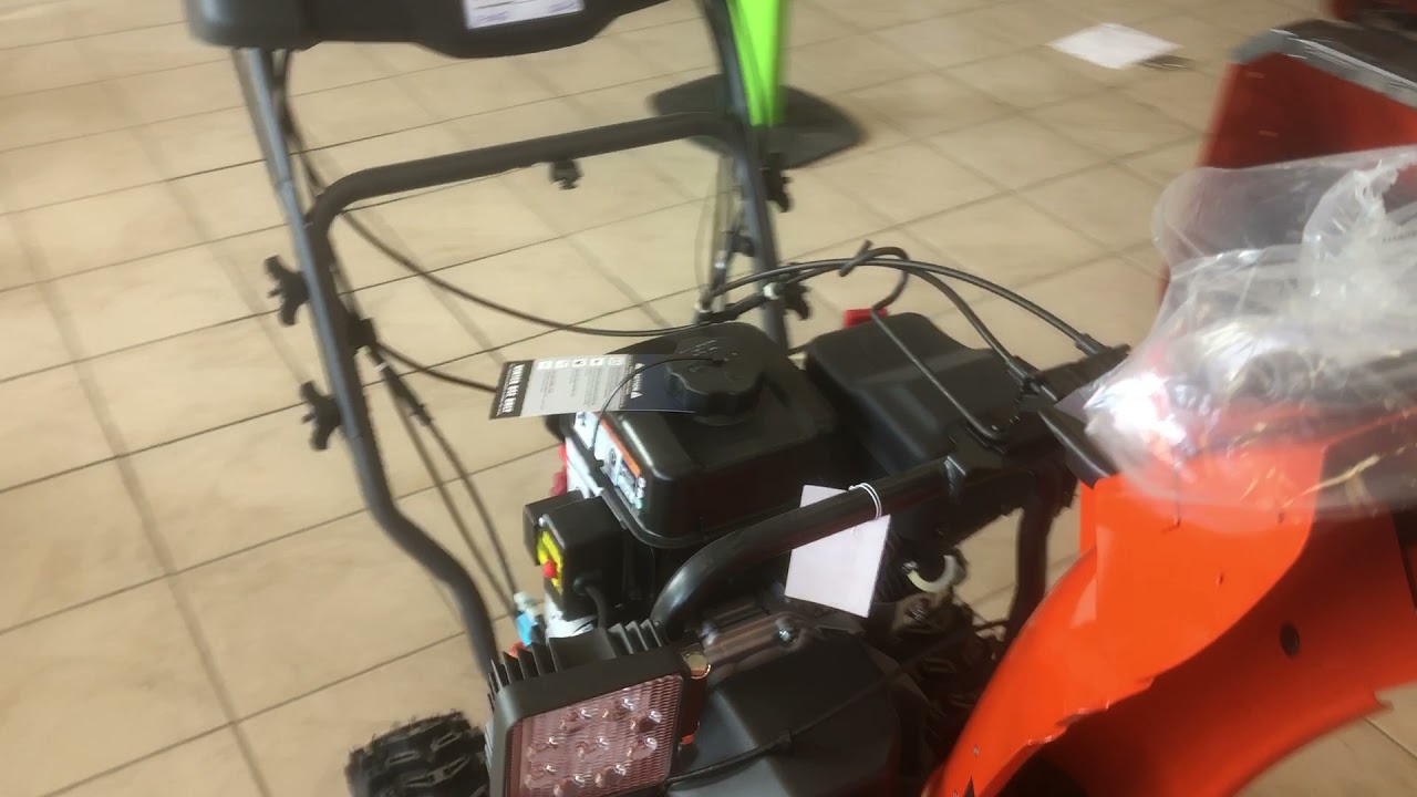 Husqvarna ST224 208CC 24'' SOUFFLEUR 2021 Souffleuse à neige haute performance pour les grandes all